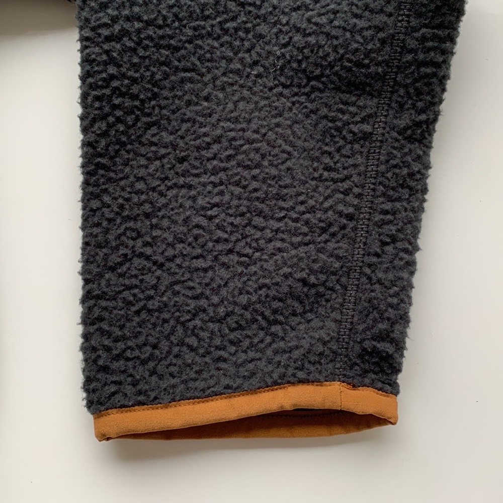 Carhartt Fleece Pullover - Picture 6 of 9